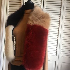 Tan turtleneck with furry scarf!😻